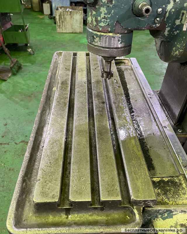 Широкоуниверсальный фрезерный станок 675П
