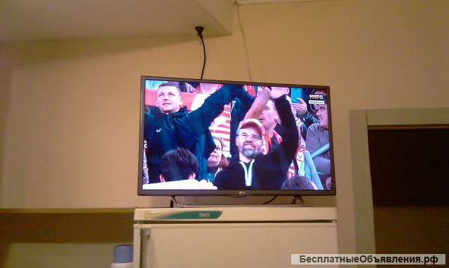 Телевизор LG 32LF562