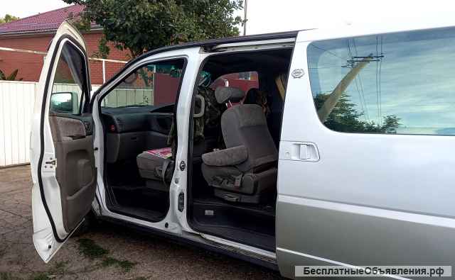 Nissan Elgrand 1998 г