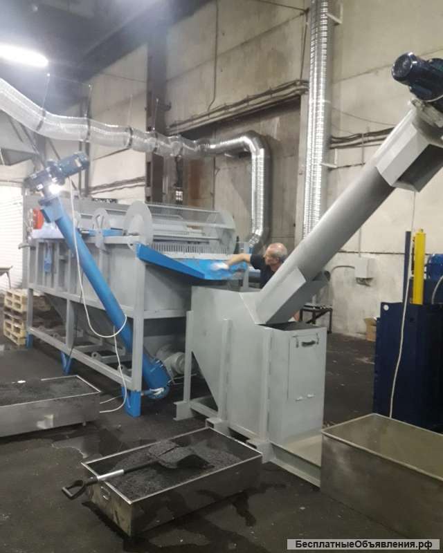 Ванна флотации для мойки и разделения полимеров и выгружными шнеками