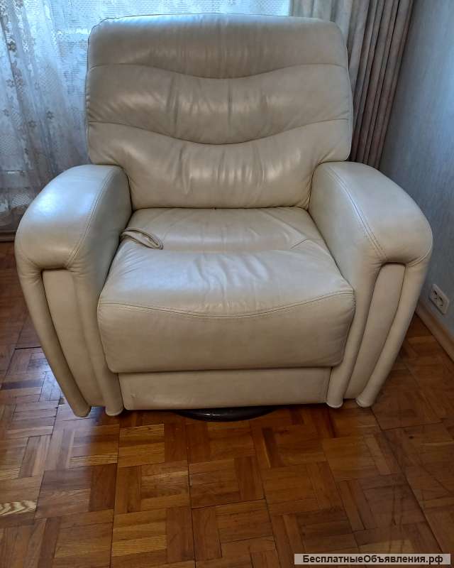 Кресло кожаное