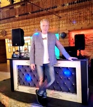 Арт. менеджер. Проведение выступлений и мероприятий. Вокал. Музыкант. Dj. Звукорежисер.