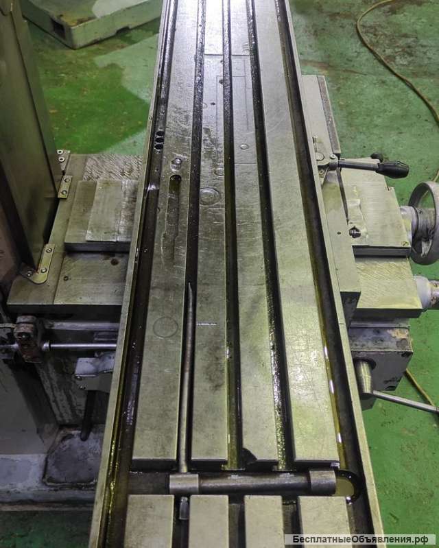 Широкоуниверсальный фрезерный станок 6т80ш