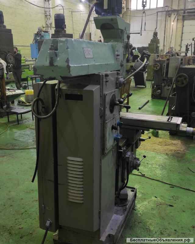 Широкоуниверсальный фрезерный станок 6т80ш