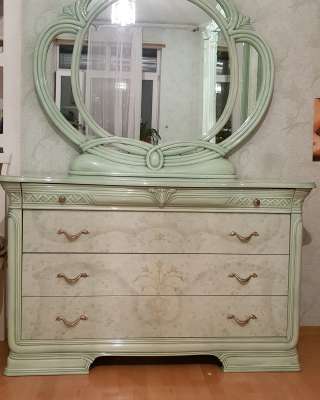 Комод (Италия)