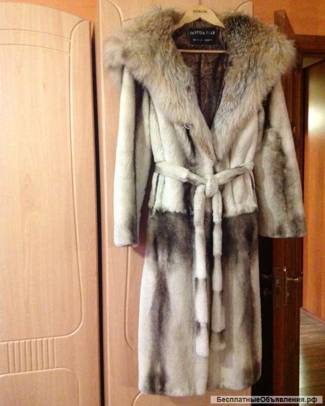 Шуба из норки с капюшоном из рыси