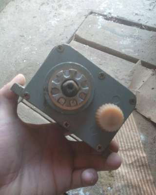 Выключатели путевые, без маркировки. -7шт.