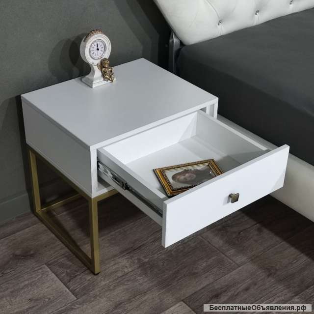 Тумбочку прикроватную новую