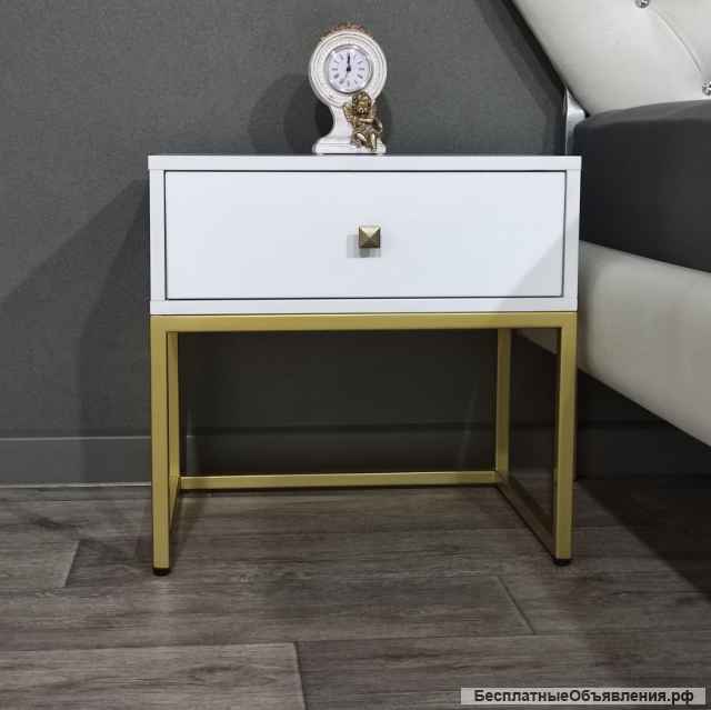 Тумбочку прикроватную новую