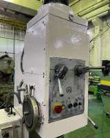 Вертикальный сверлильный станок 2С132-2