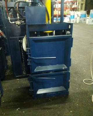 Пресс для макулатуры и пленки на 15 тонн серия Компакт