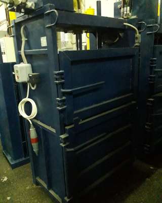 Пресс для макулатуры и пленки "укороченный с шагающей плитой" серии Профи