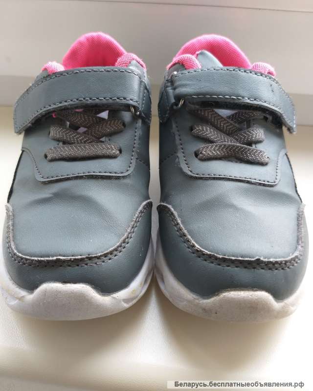 Кроссовки серые на девочку, р.26, б.у в хорошем состоянии