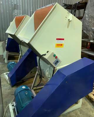 Измельчитель мягких полимеров и канистр