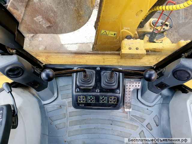 CAT 428F (Caterpillar 428F) б/у экскаватор-погрузчик с НДС