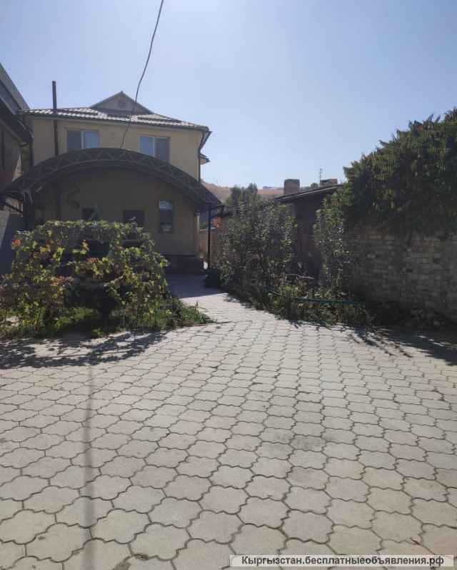 2-этажный дом, участок - 4 сотки, с. Орто-Сай, б/п