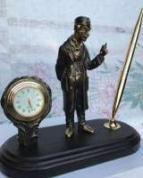 Письменный прибор с часами Доктор" на подставке