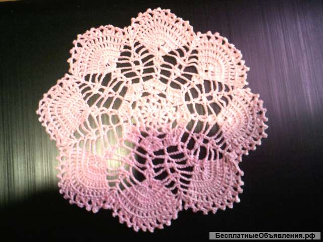Салфетка вязаная, розовая