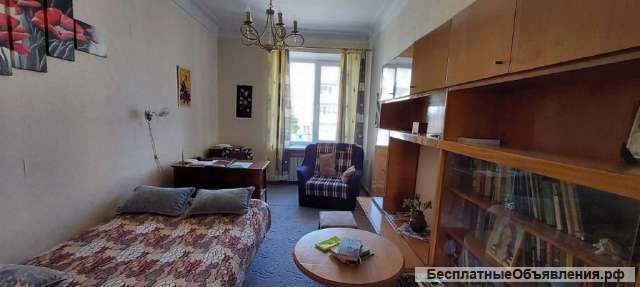Просторная квартира в зеленом районе Корабельной