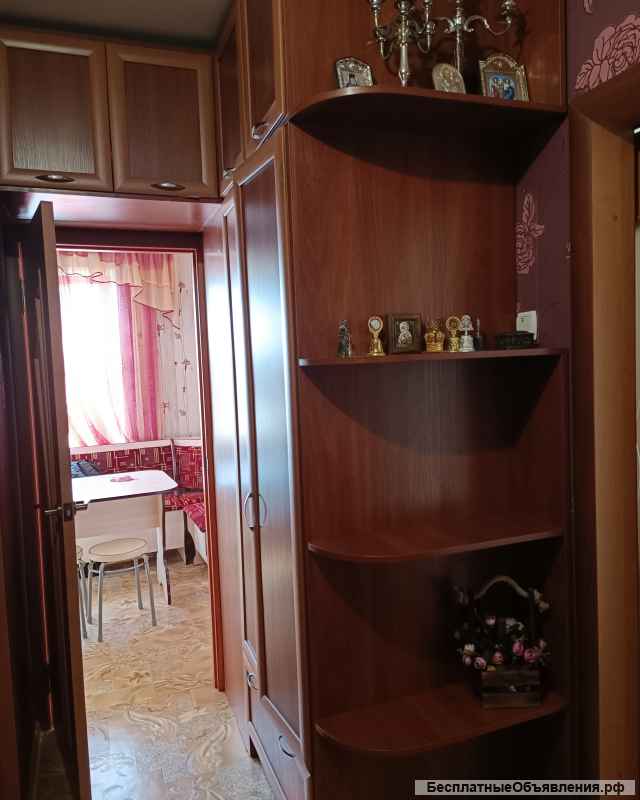 Однокомнатную квартиру в Симферополе с мебелью