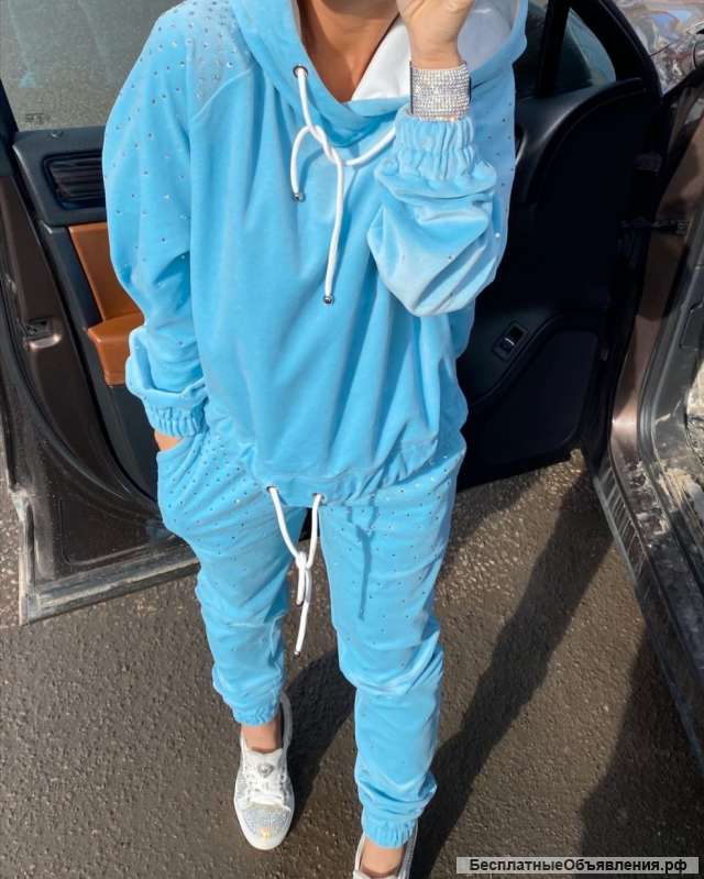 Спортивный костюм