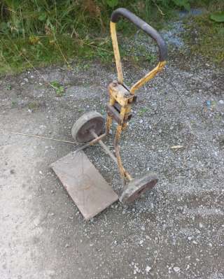 Тележка телега тачка ручная подкатная для фляги баллона, на склад подкатная под груз. Доставка