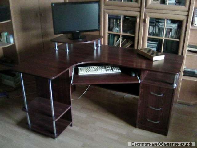 Компьютерный стол (угловой)