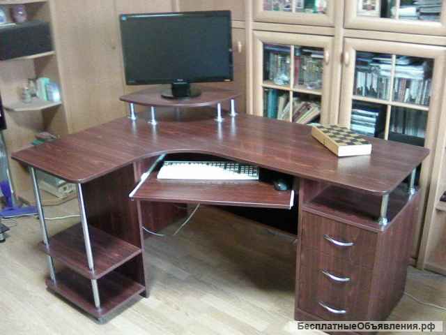 Компьютерный стол (угловой)
