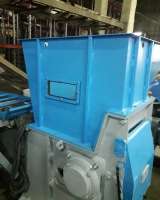 Шредер-измельчитель для твердого пластика