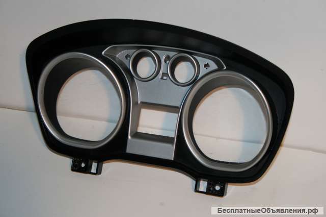 Ford Focus. Облицовка щитка приборов