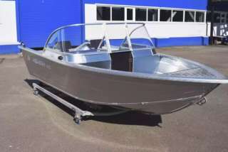 Лодку (катер) Неман-400 DCM в наличии