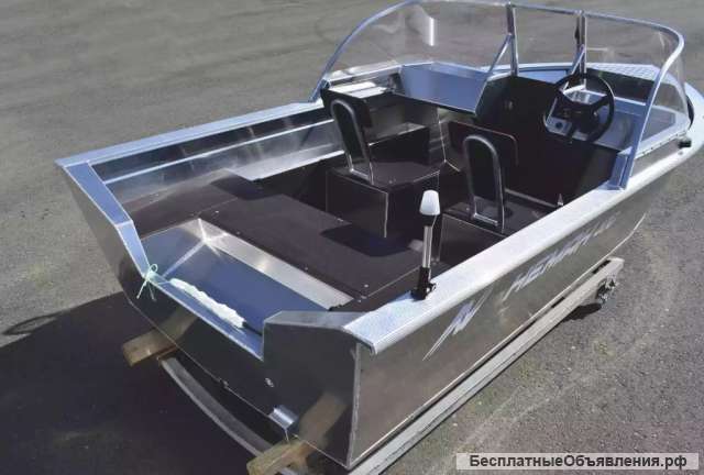 Лодку (катер) Неман-400 DCM в наличии