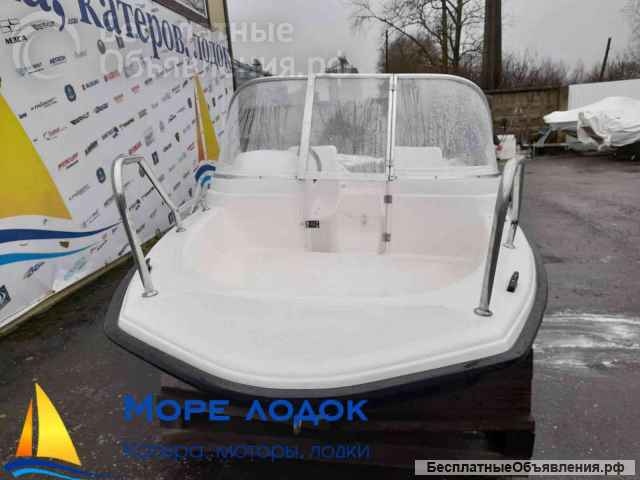 Лодку (катер) Wyatboat-430 DC (тримаран) в наличии