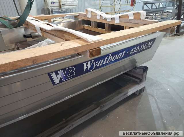 Лодку (катер) Wyatboat-430 DCM в наличии