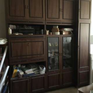 Бесплатно отдаю книжный шкаф и шкаф для одежды