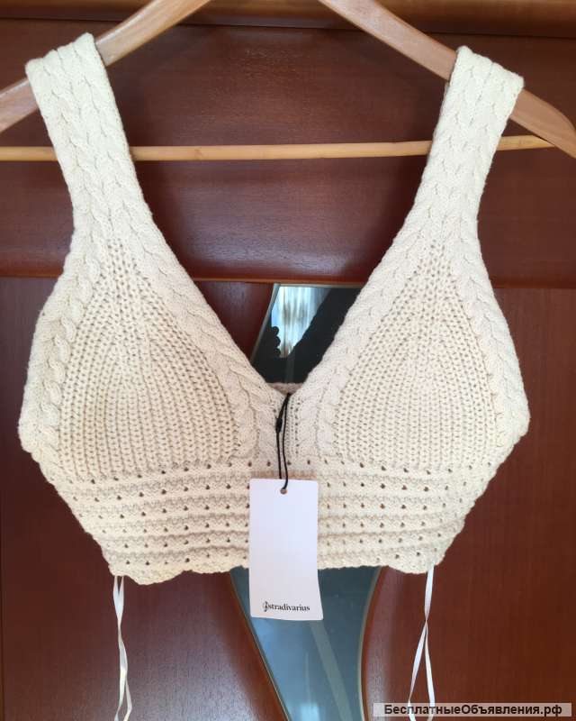 Топ кроп-топ топ-бюстье новый Stradivarius размер 46 М женский короткий вязаный цвет натуральный све
