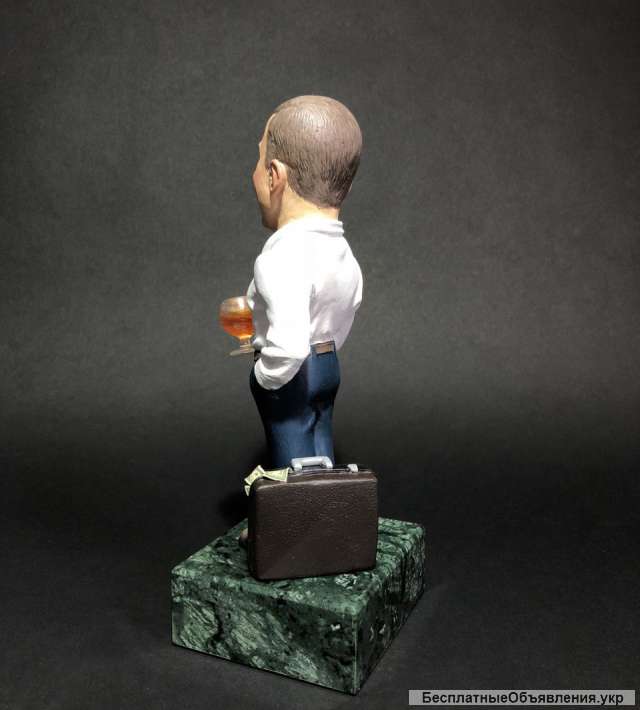 Шаржевые статуэтки по фотографии на заказ