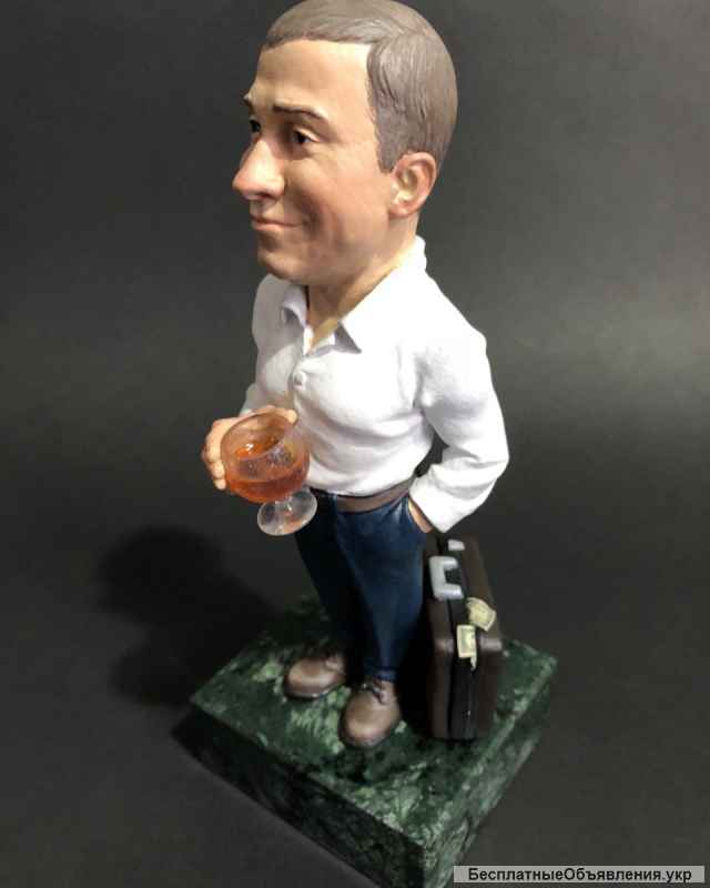 Шаржевые статуэтки по фотографии на заказ