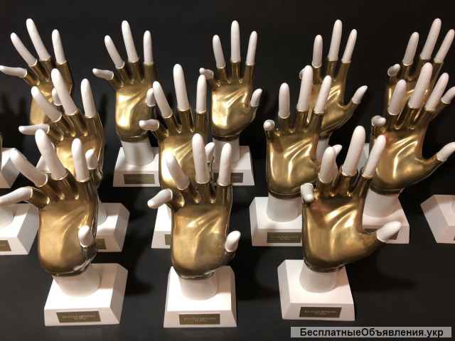 Статуэтка Золотая перчатка производство наградной атрибутики