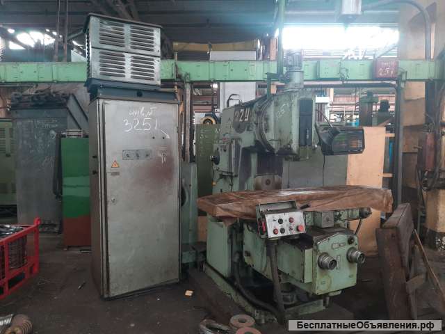 Вертикально-фрезерный станок 6Т12 Ф20