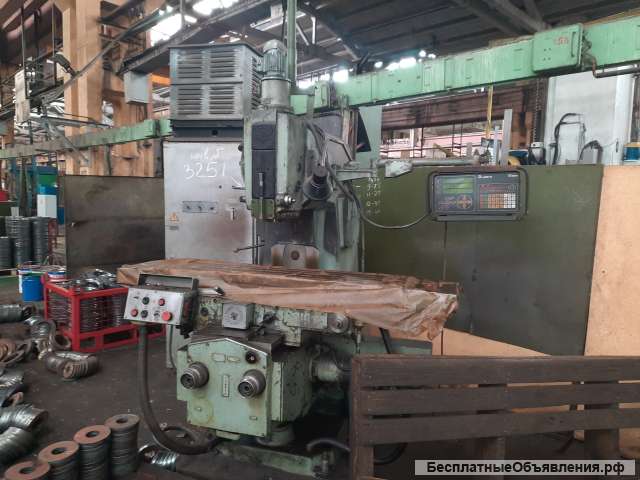 Вертикально-фрезерный станок 6Т12 Ф20