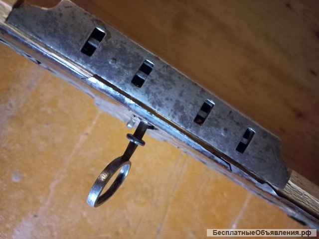 Старинный сундук с внутренним замком и ключом. Доставка