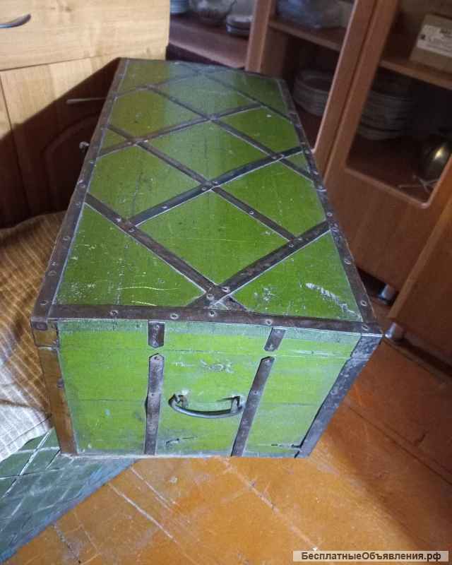 Старинный сундук целый. Компактный. Доставка