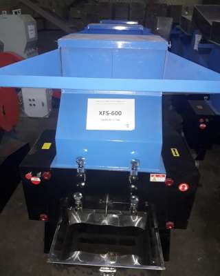 Дробилк а для твердых полимеров и пластмасс с высокой производительностью