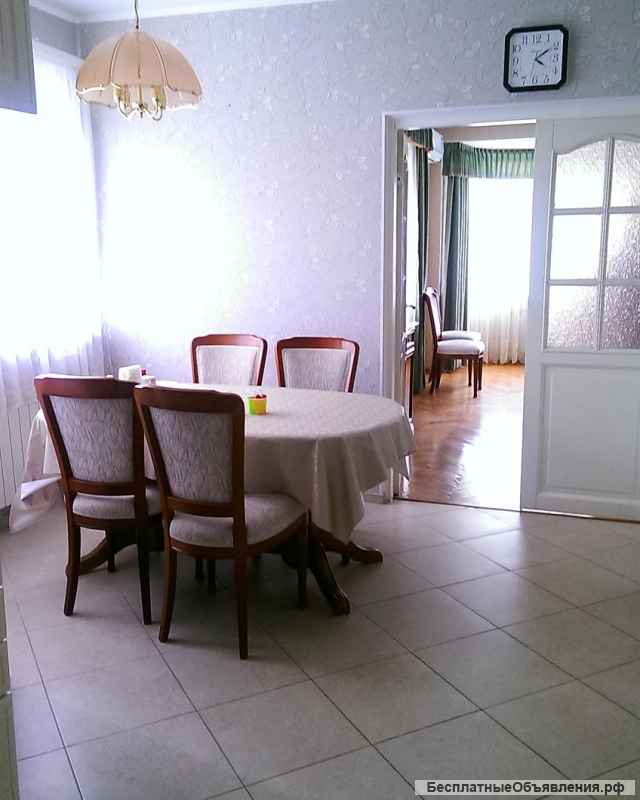 Сдается 3-х этажный кирп. дом 220 м2