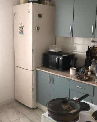 Сдается комната 13 м кв в 2х ком. квартире. м. Алексеевская.