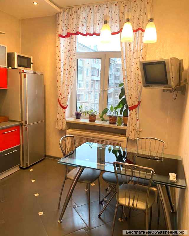 2 кв. 8/11 кипр.д. метро Университет