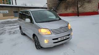 Тайота ноах 2.0 бензин