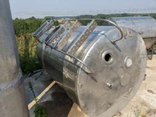 Емкость нержавеющая, объем 2,5 куб.м. вертикальная, термос, инв 2011