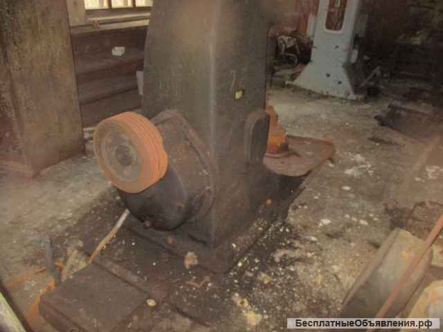 Молот ковочный пневматический МБ412